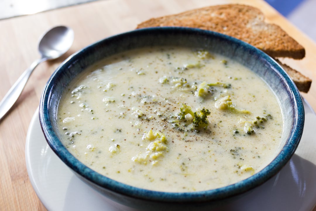 broccoli_cheddar_soup_1080px-10